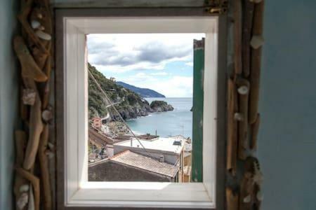 Apt. With An Exciting View Монтеросо ал Маре Екстериор снимка
