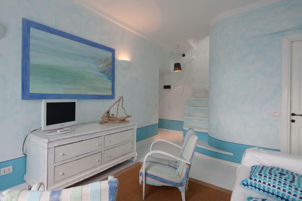 Apt. With An Exciting View Монтеросо ал Маре Екстериор снимка